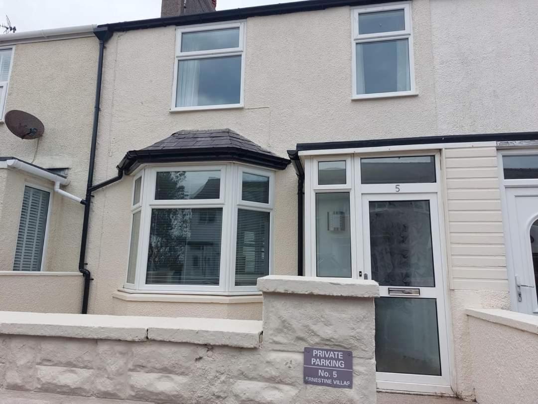 Holiday home Traeth Teras *